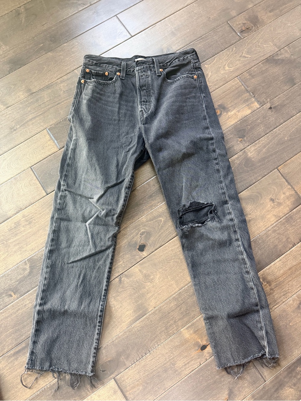 Women’s Levi’s Wedgie Straight Black Distressed Jeans 29